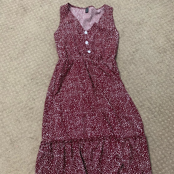 Burgundy fake button ruffle dress - Picture 3 of 6